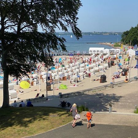 Strandblick Mit Strandkorb & Fahrraedern Glucksburg Bagian luar foto