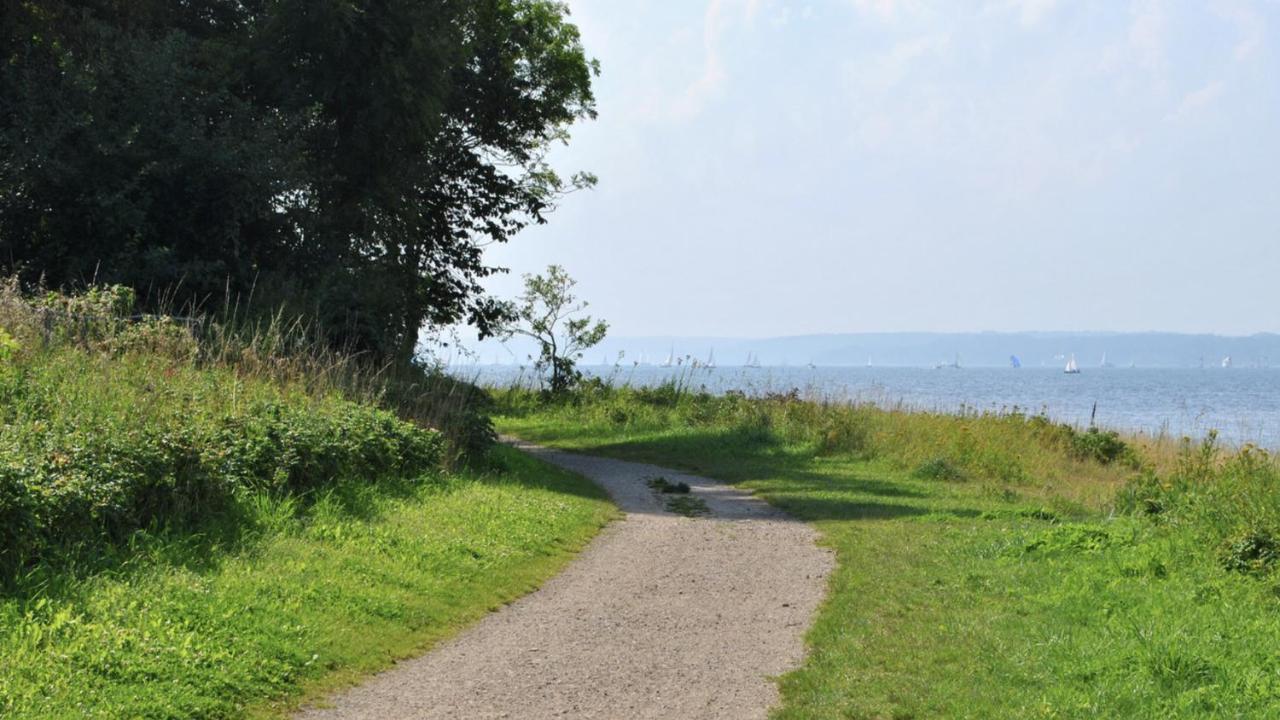 Strandblick Mit Strandkorb & Fahrraedern Glucksburg Bagian luar foto