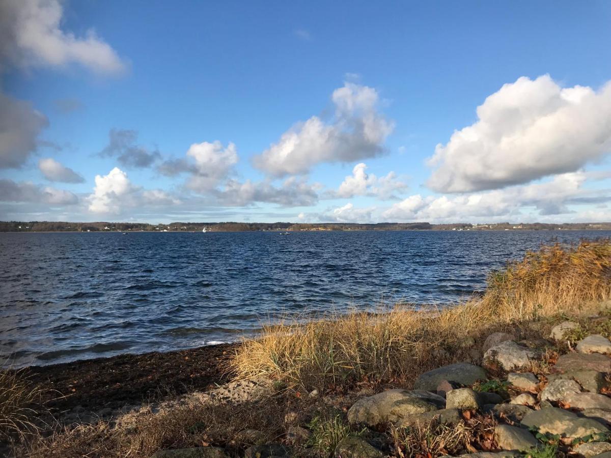 Strandblick Mit Strandkorb & Fahrraedern Glucksburg Bagian luar foto