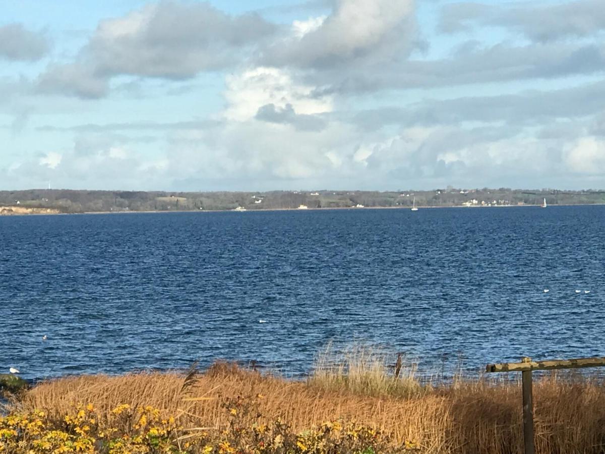 Strandblick Mit Strandkorb & Fahrraedern Glucksburg Bagian luar foto