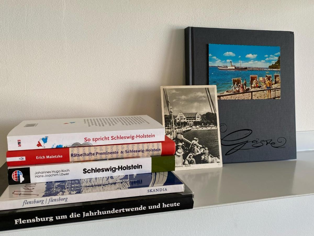 Strandblick Mit Strandkorb & Fahrraedern Glucksburg Bagian luar foto