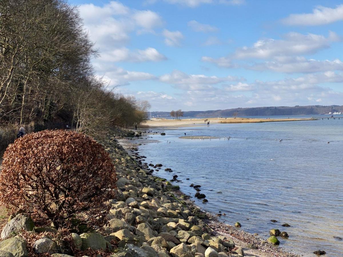 Strandblick Mit Strandkorb & Fahrraedern Glucksburg Bagian luar foto