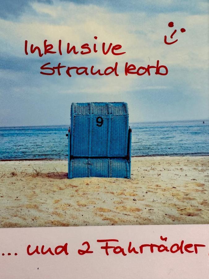 Strandblick Mit Strandkorb & Fahrraedern Glucksburg Bagian luar foto